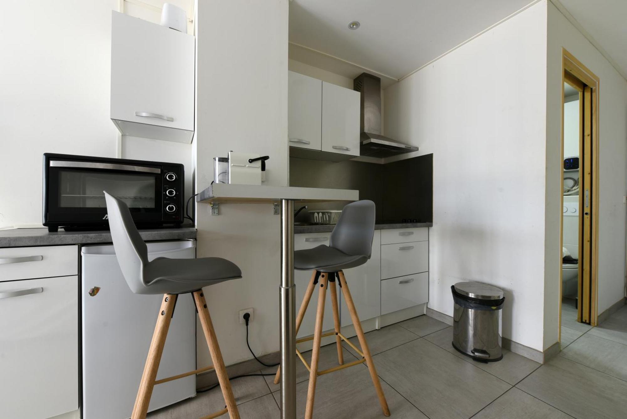 Provencal Studio Netflix Appart-Hotel-Provence La Fare-les-Oliviers Екстериор снимка