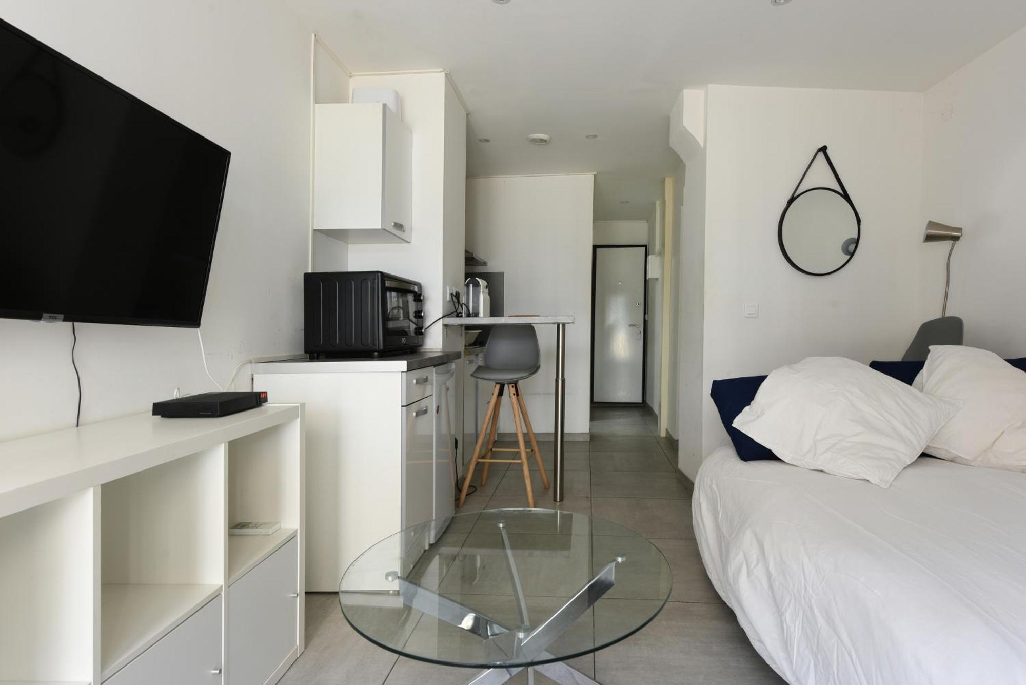 Provencal Studio Netflix Appart-Hotel-Provence La Fare-les-Oliviers Екстериор снимка